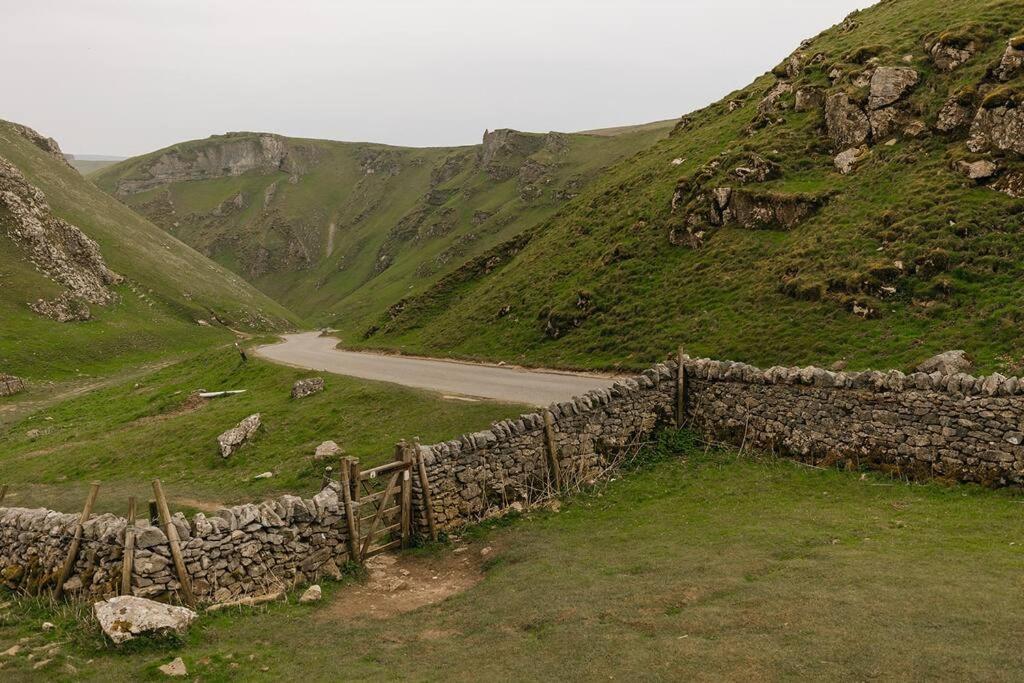 Cliffe - Countryside In Castleton, Peak District National Park *